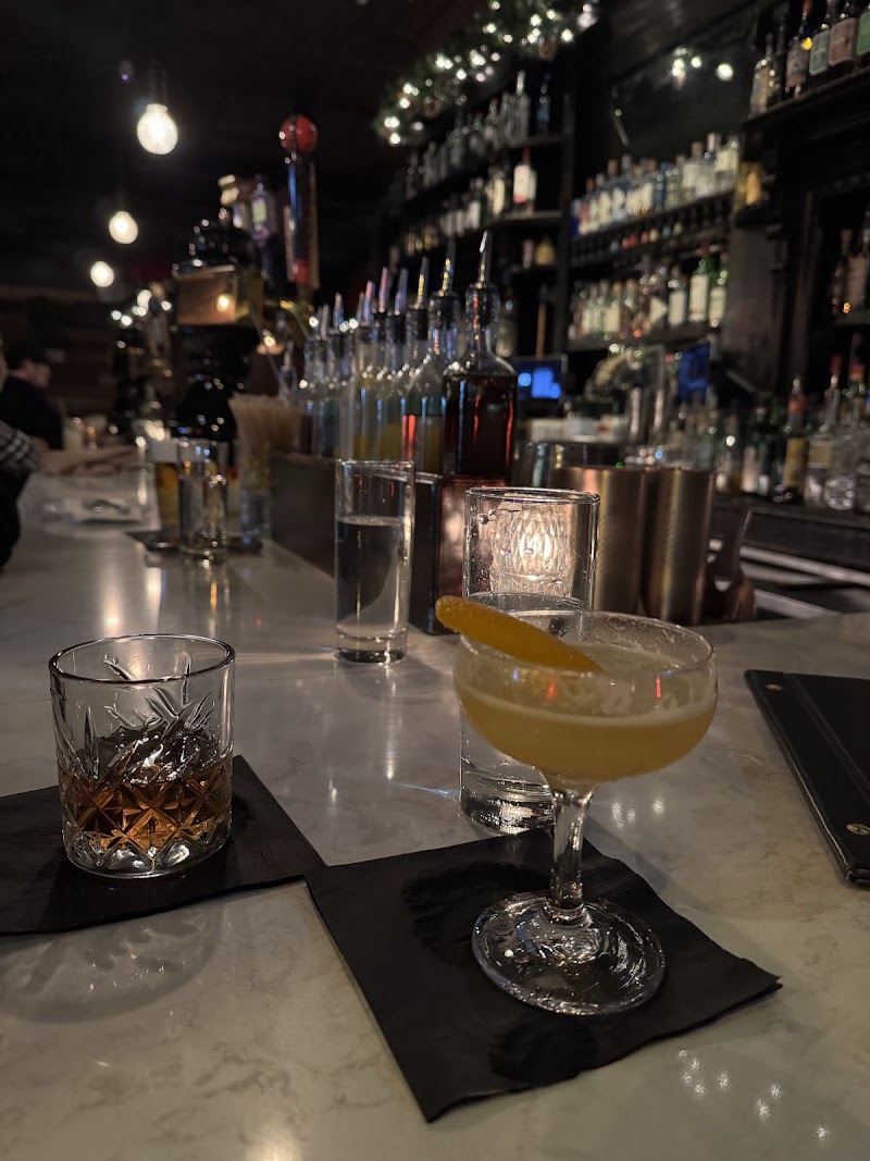 Gin cocktails at Scofflaw Chicago